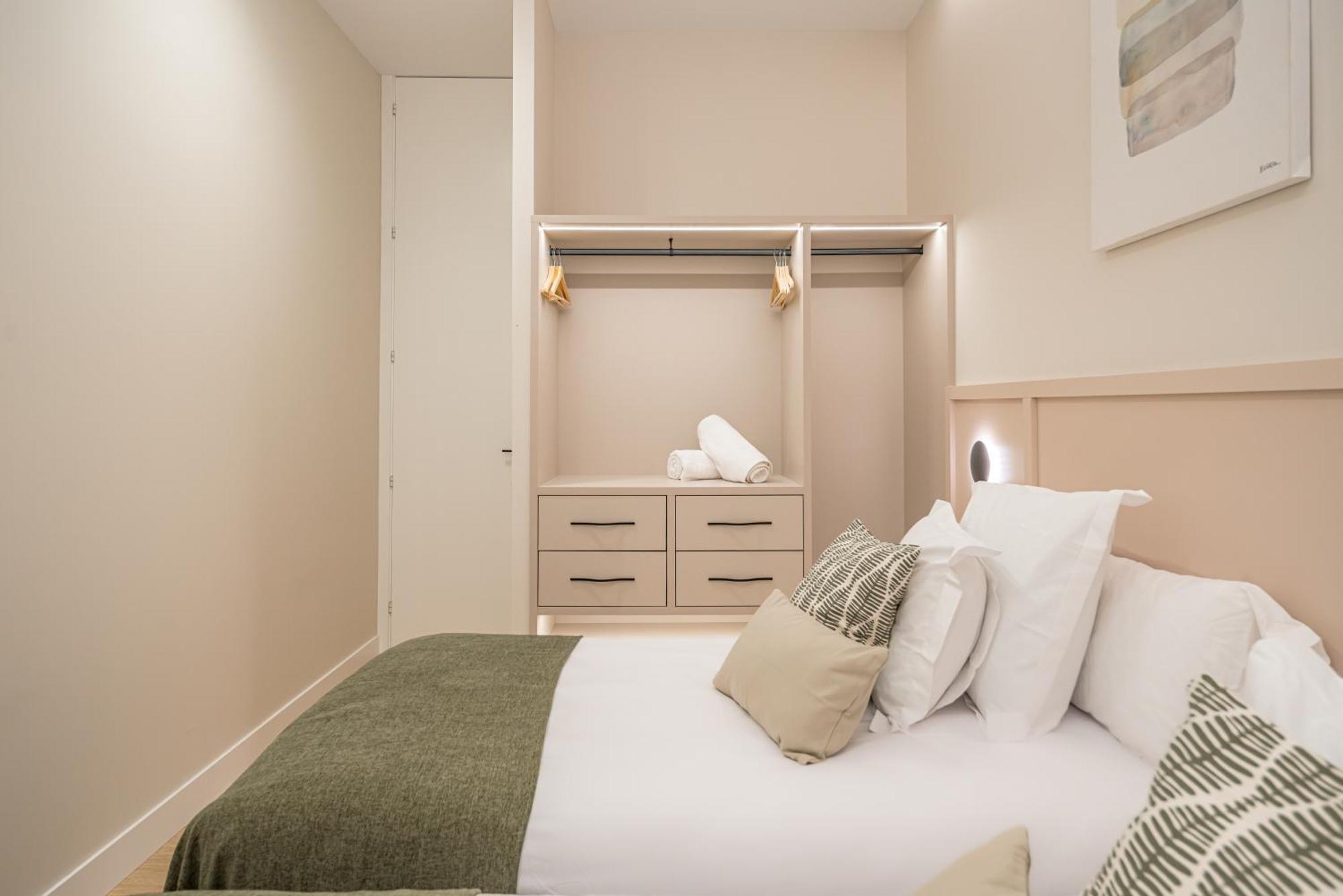 Apartment Centro Xxi Calle Principe 3br 3bh Madrid